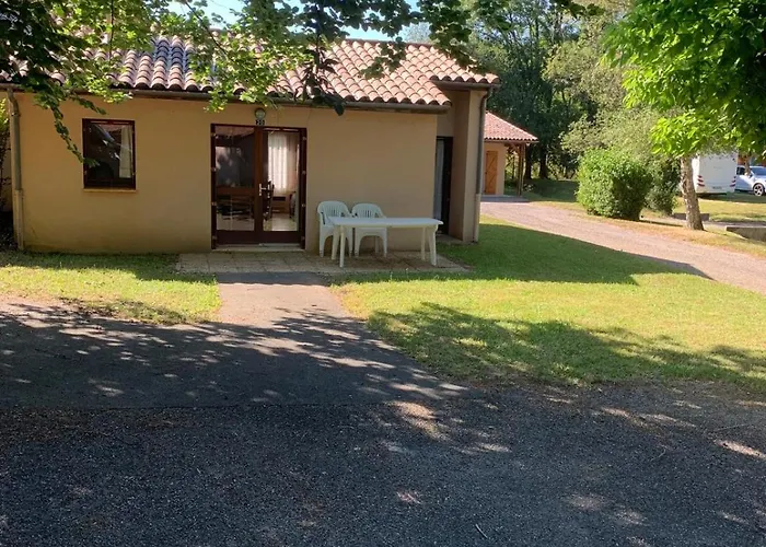 Le Petit Bois 46 Hébergement de vacances Leyme